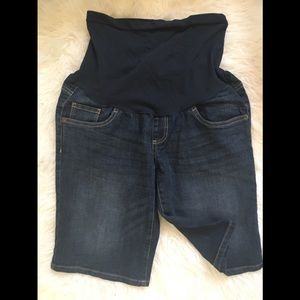✨Motherhood Maternity Jean Shorts Size M✨